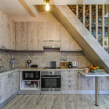 公寓 Agali House *